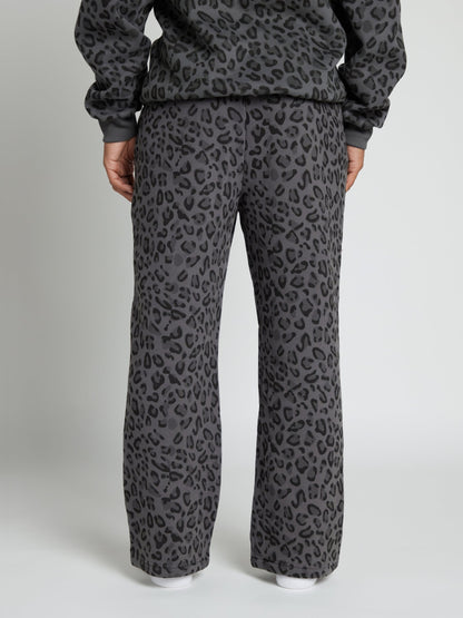 Minimalist Straight Leg Sweatpants